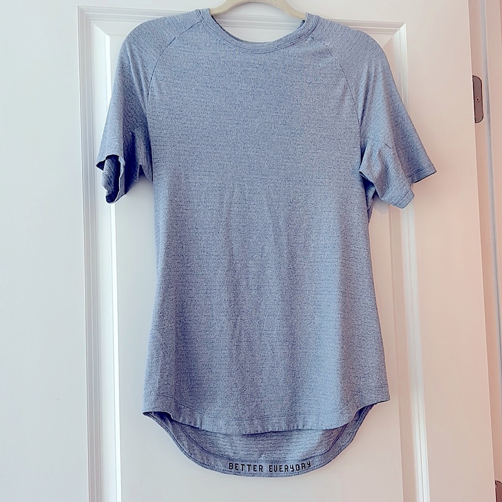 Light Blue Size Small Men’s Lululemon Drysense Short Sleeve Shirt